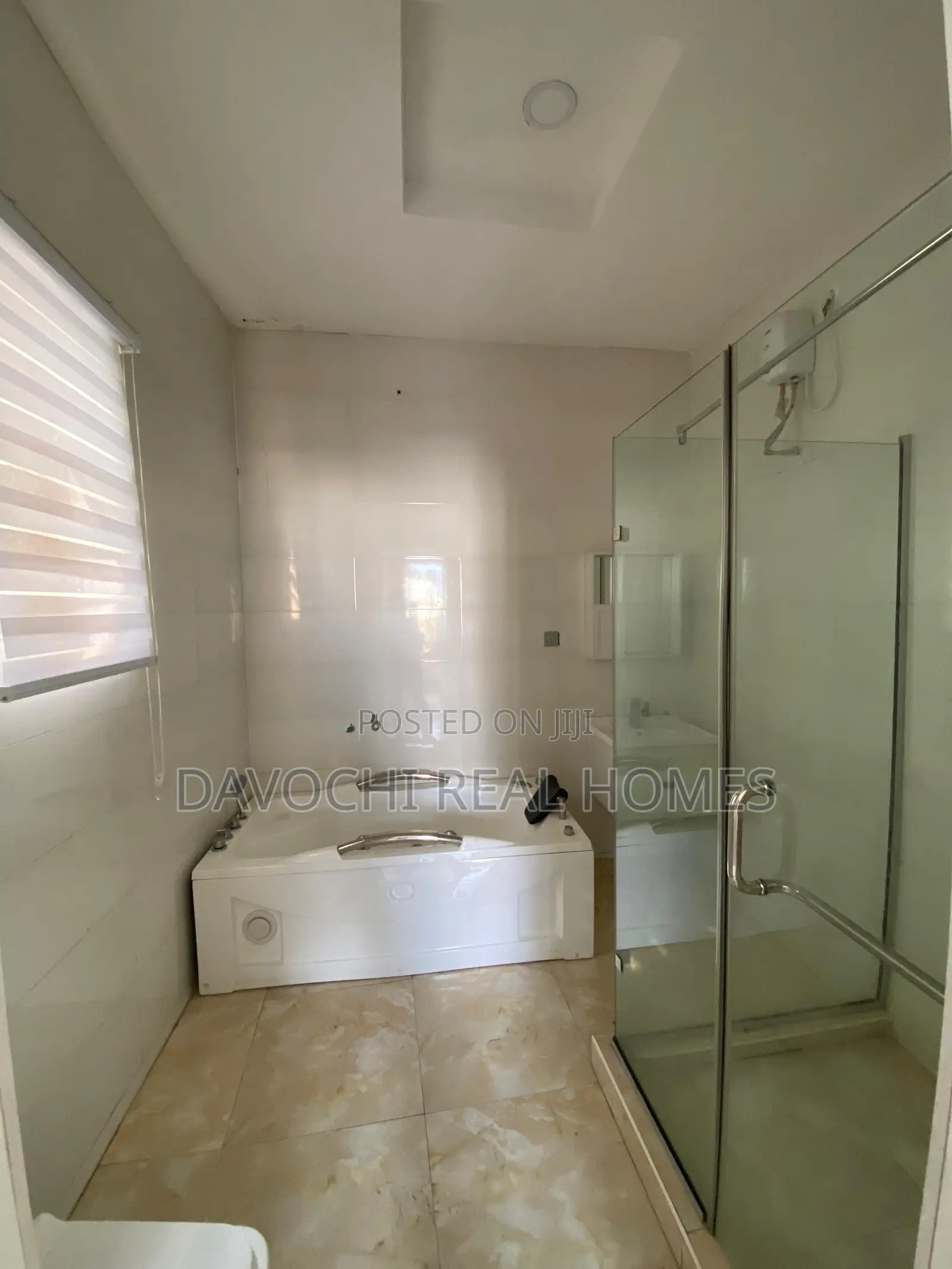 4bdrm Duplex in Chevron for rent in Chevron