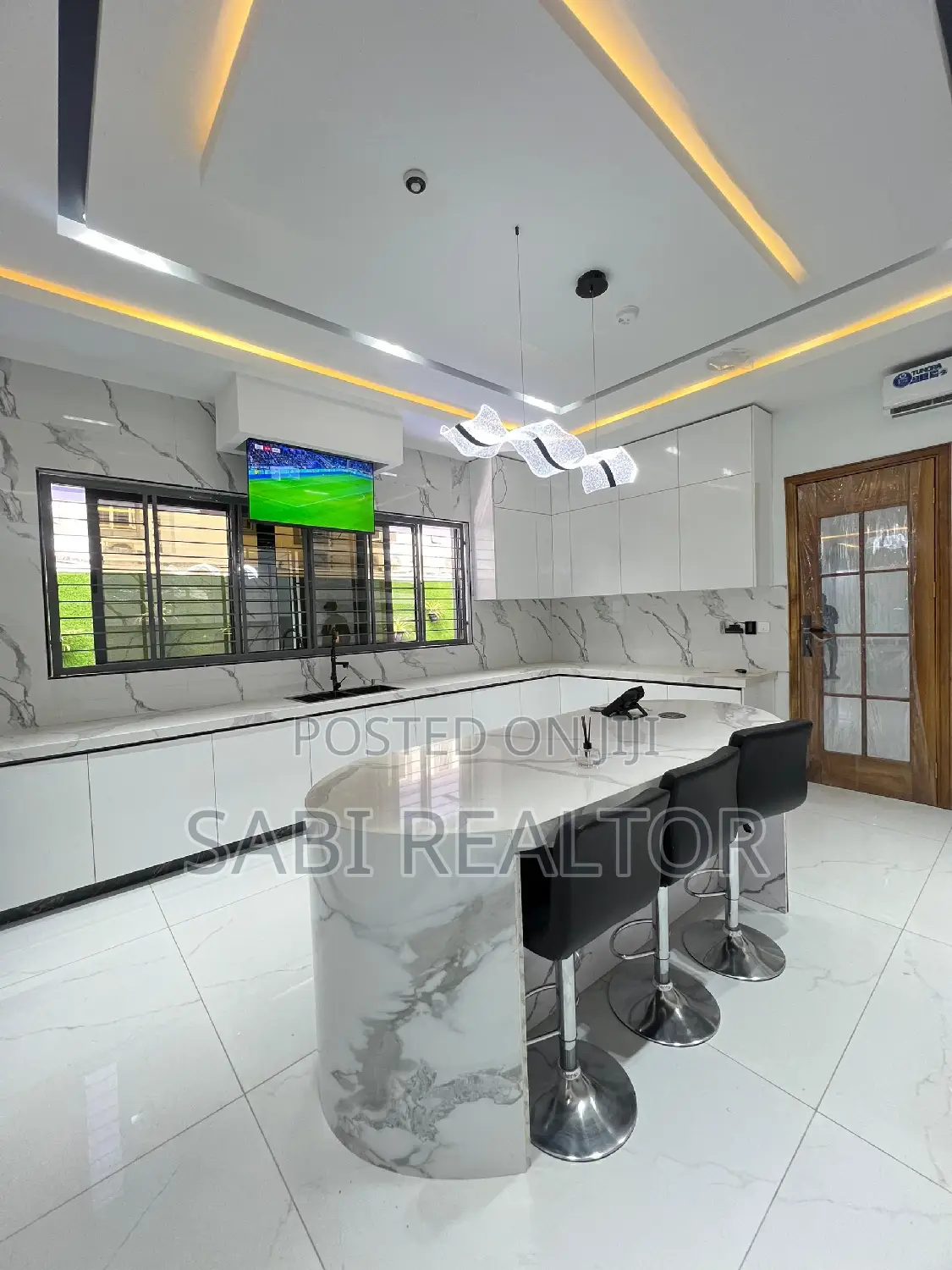 Furnished 5bdrm Apartment in Lekki for sale in Lekki Phase 1