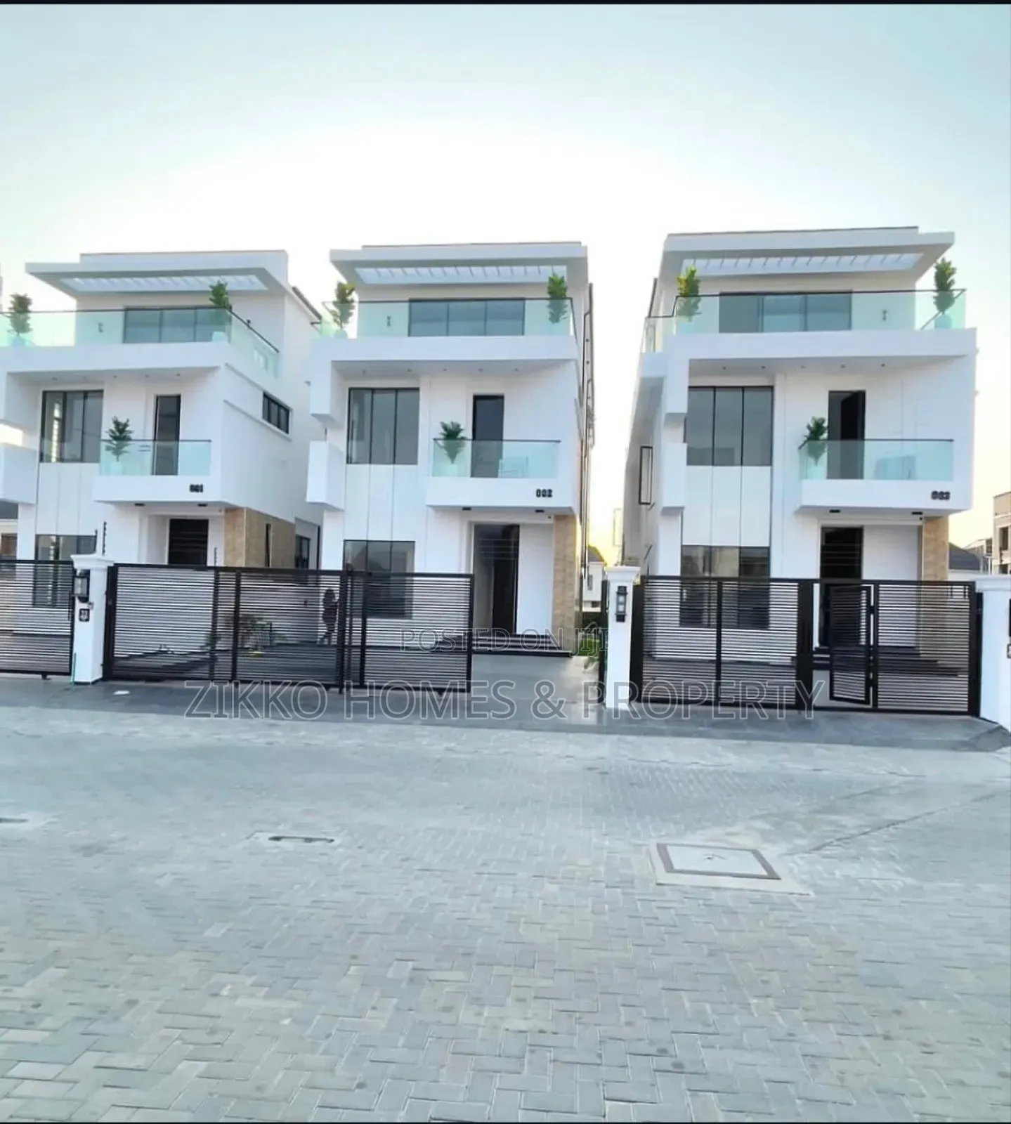 5bdrm Duplex in Vgc for sale in VGC / Ajah
