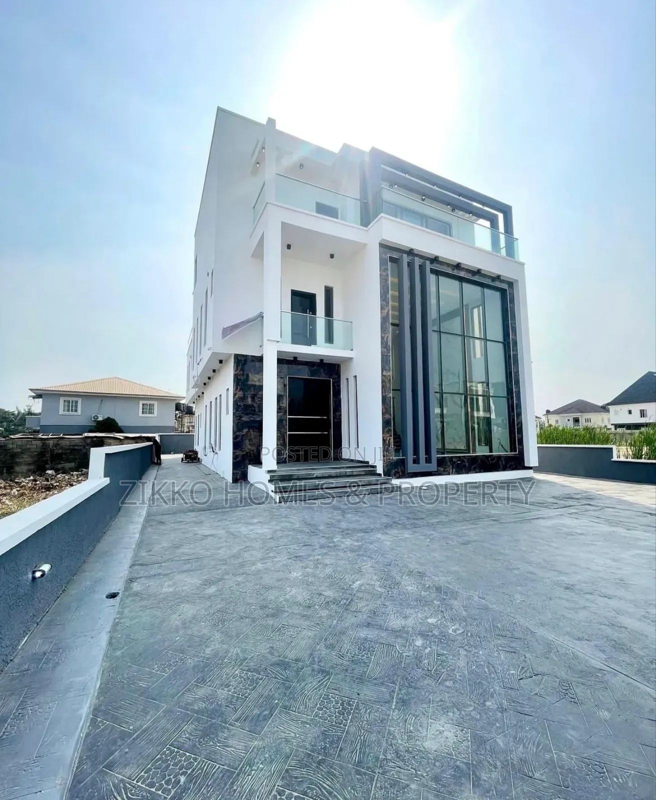 5bdrm Duplex in Lekky County, Lekki for sale in Lekki