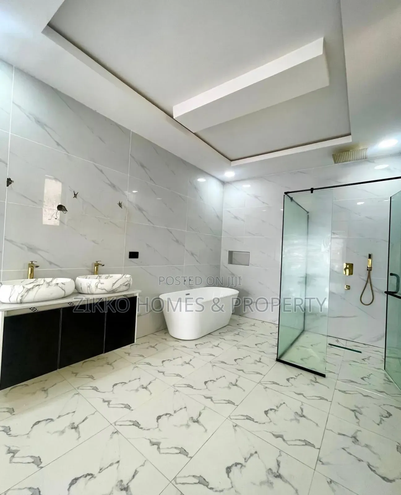 5bdrm Duplex in Lekky County, Lekki for sale in Lekki