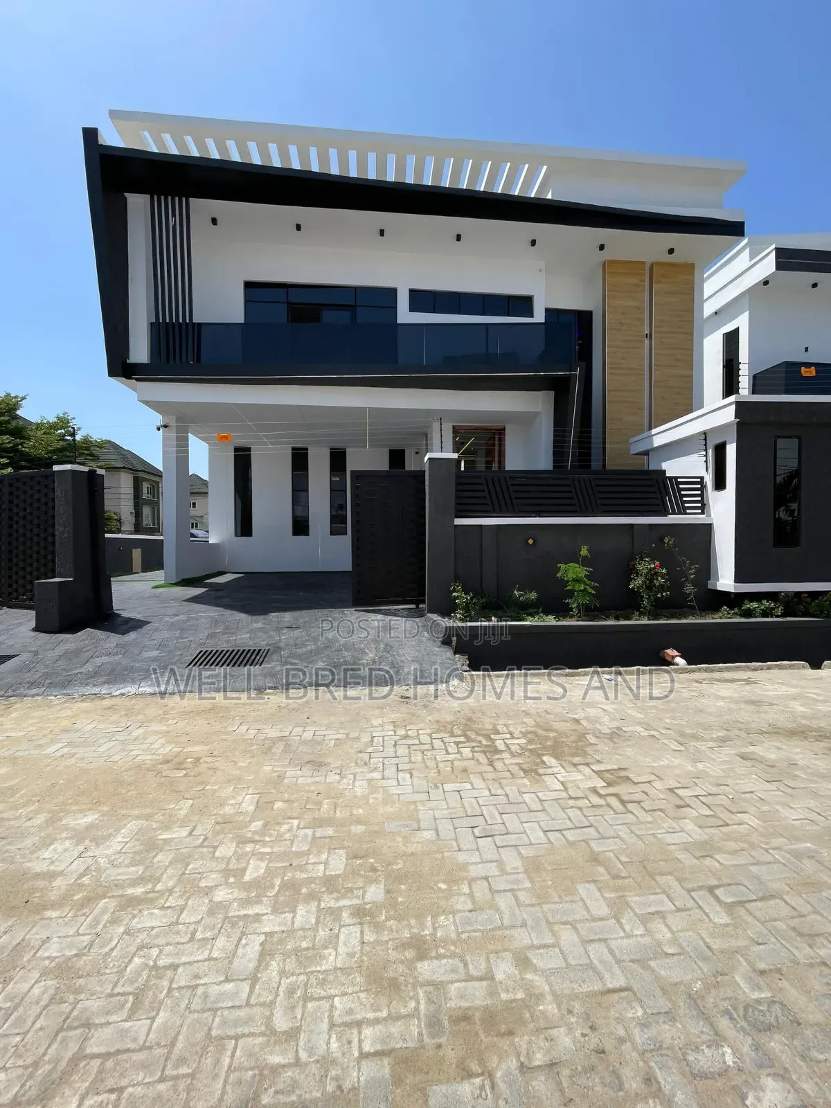 5bdrm Duplex in Osapa for sale in Osapa london