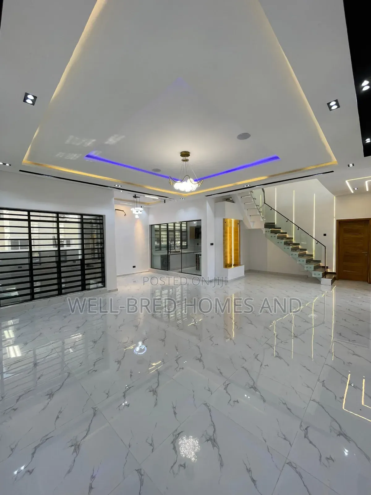 5bdrm Duplex in Osapa for sale in Osapa london