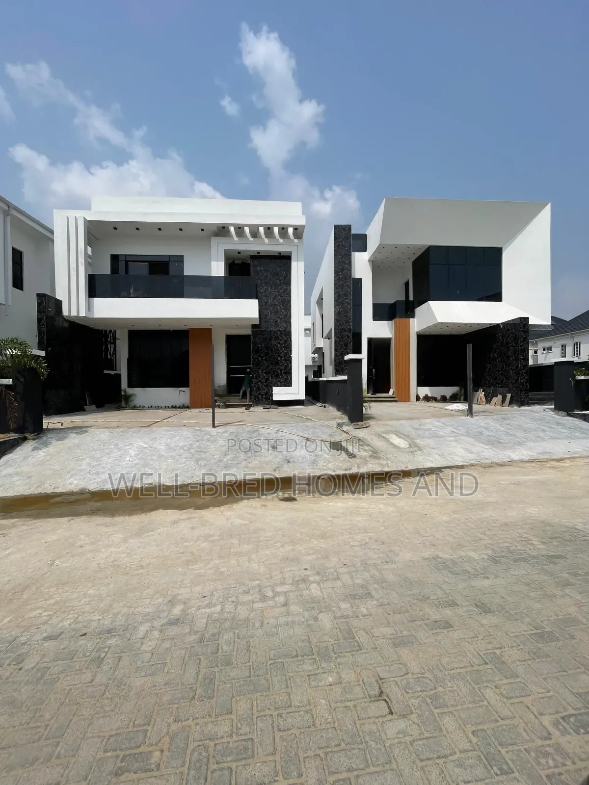 4bdrm Duplex In Lekki For Sale in Lekki
