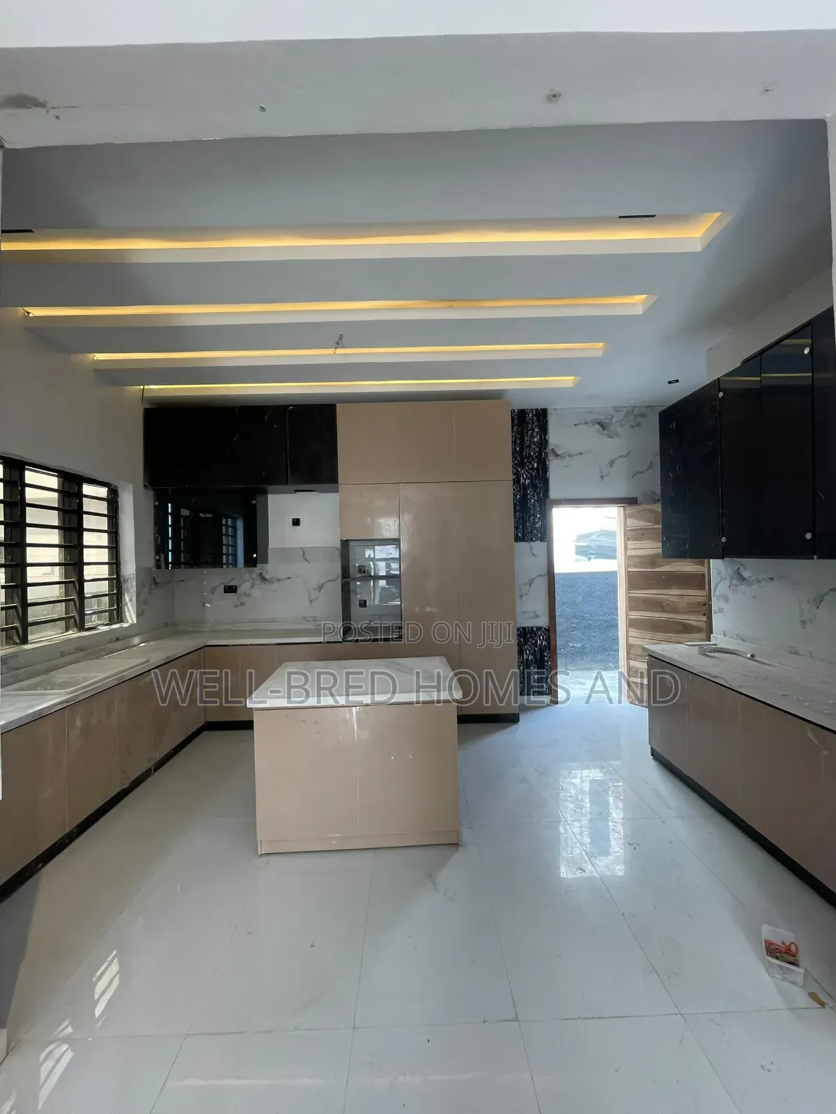 4bdrm Duplex In Lekki For Sale in Lekki