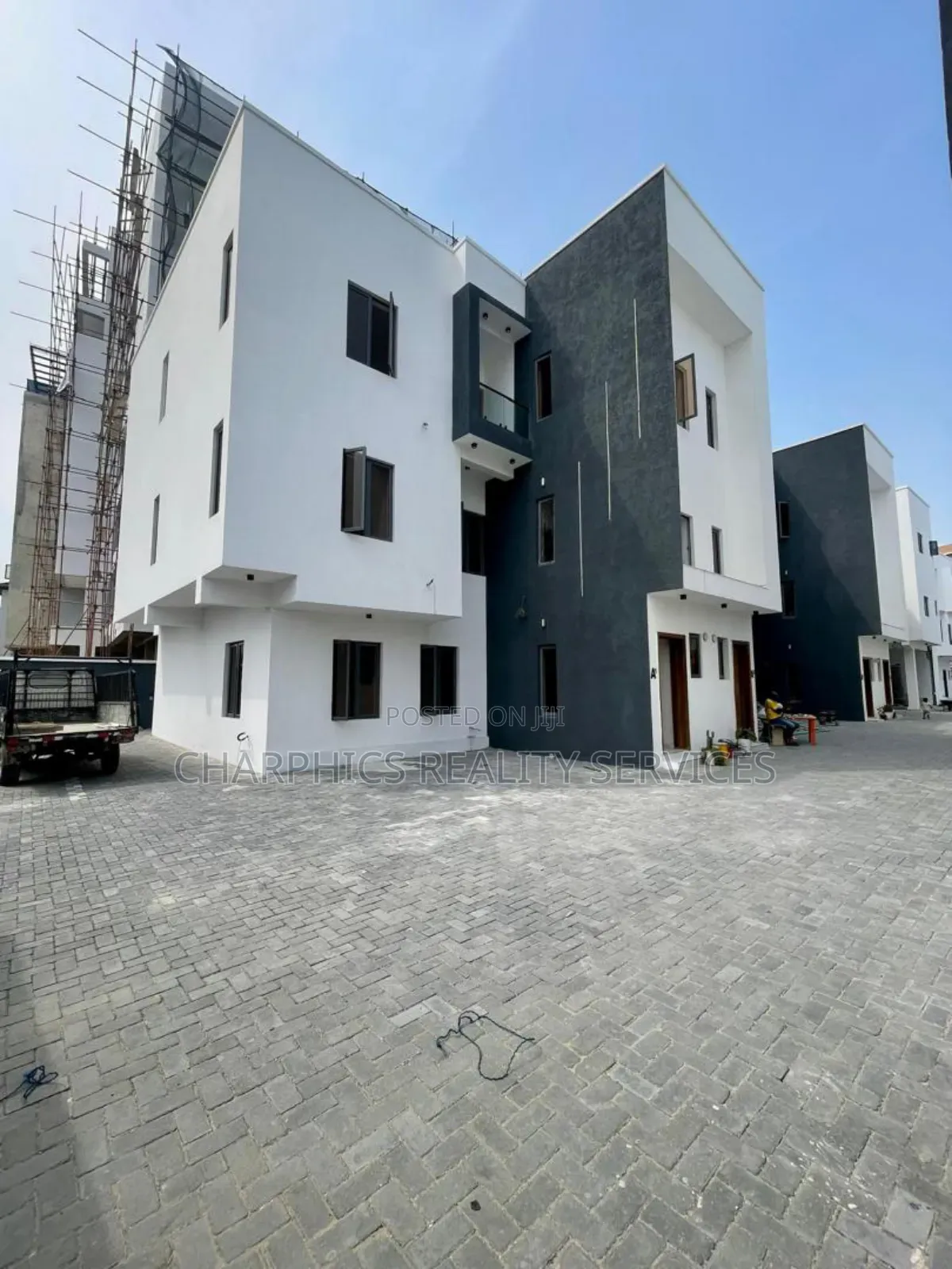 4bdrm Duplex in Lekki Phase 1 for sale in Lekki Phase 1