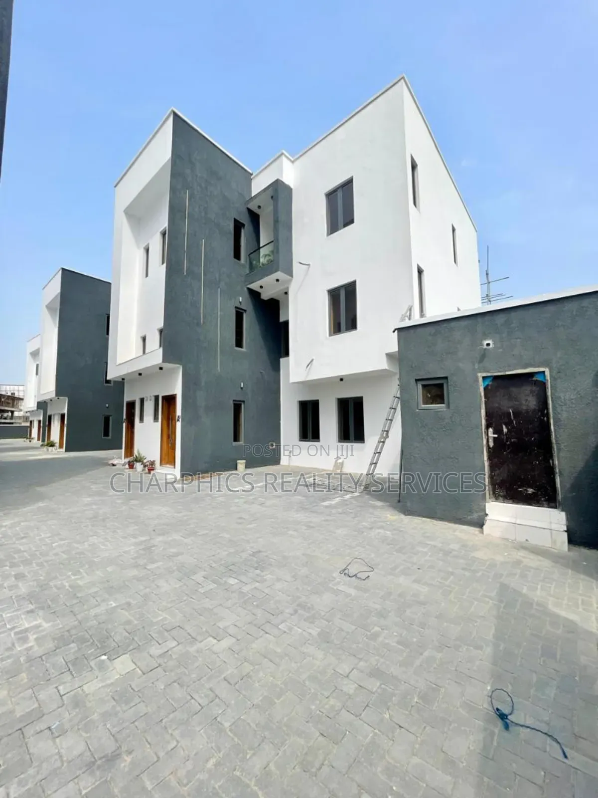 4bdrm Duplex in Lekki Phase 1 for sale in Lekki Phase 1