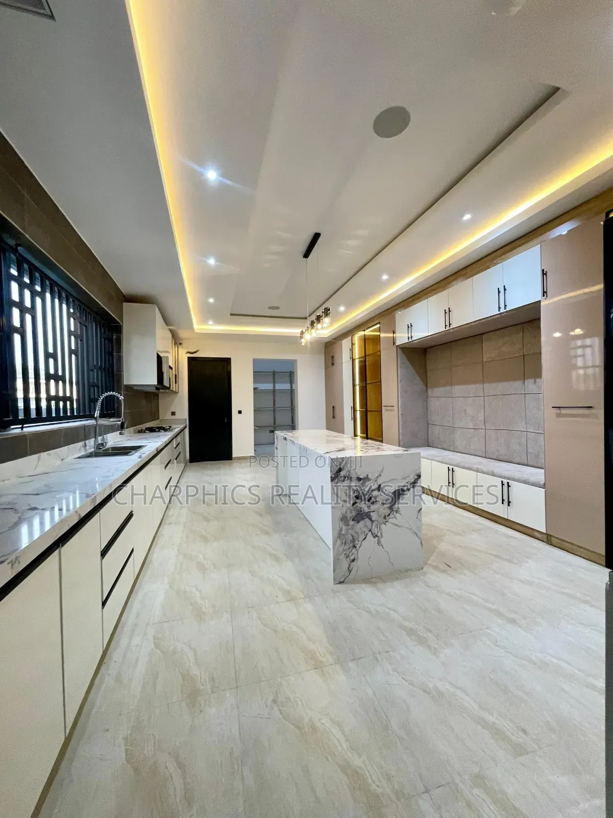 5bdrm Duplex in Ajah for sale in Ajah