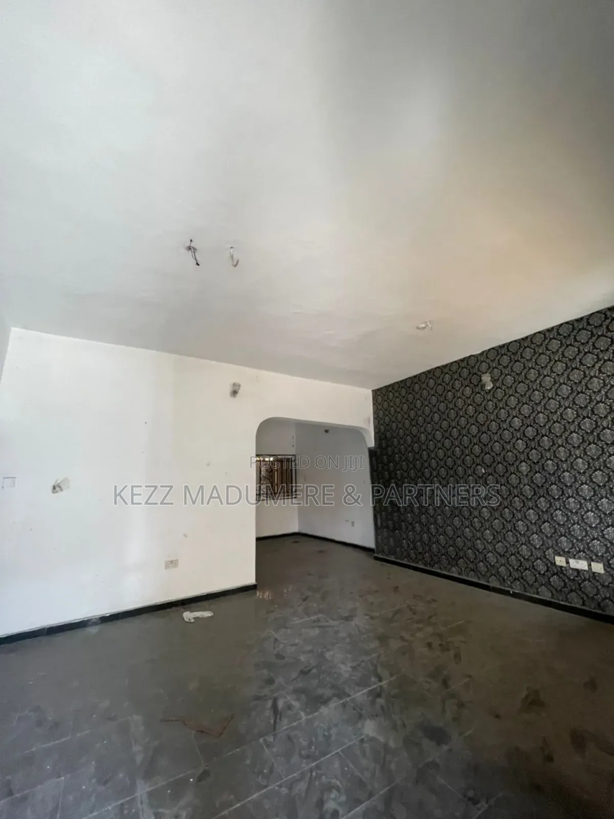 6bdrm Block of Flats in Off Nta Rd , Port for sale in Port-Harcourt