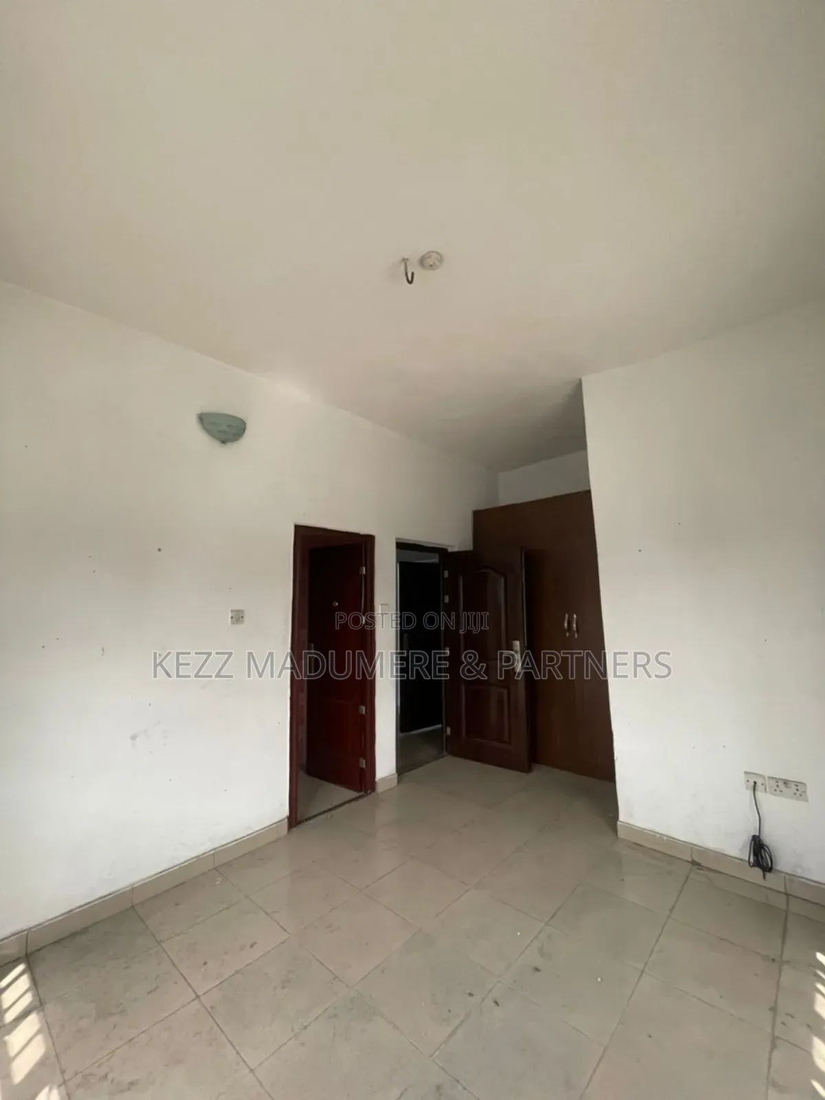 6bdrm Block of Flats in Off Nta Rd , Port for sale in Port-Harcourt