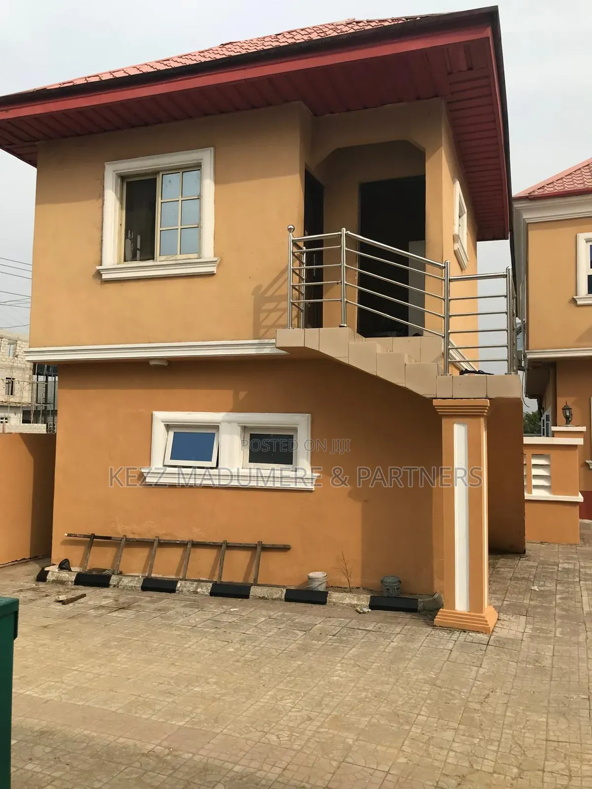 For Sale: Non Functional 16 RMS Hotel in Ph in Port-Harcourt