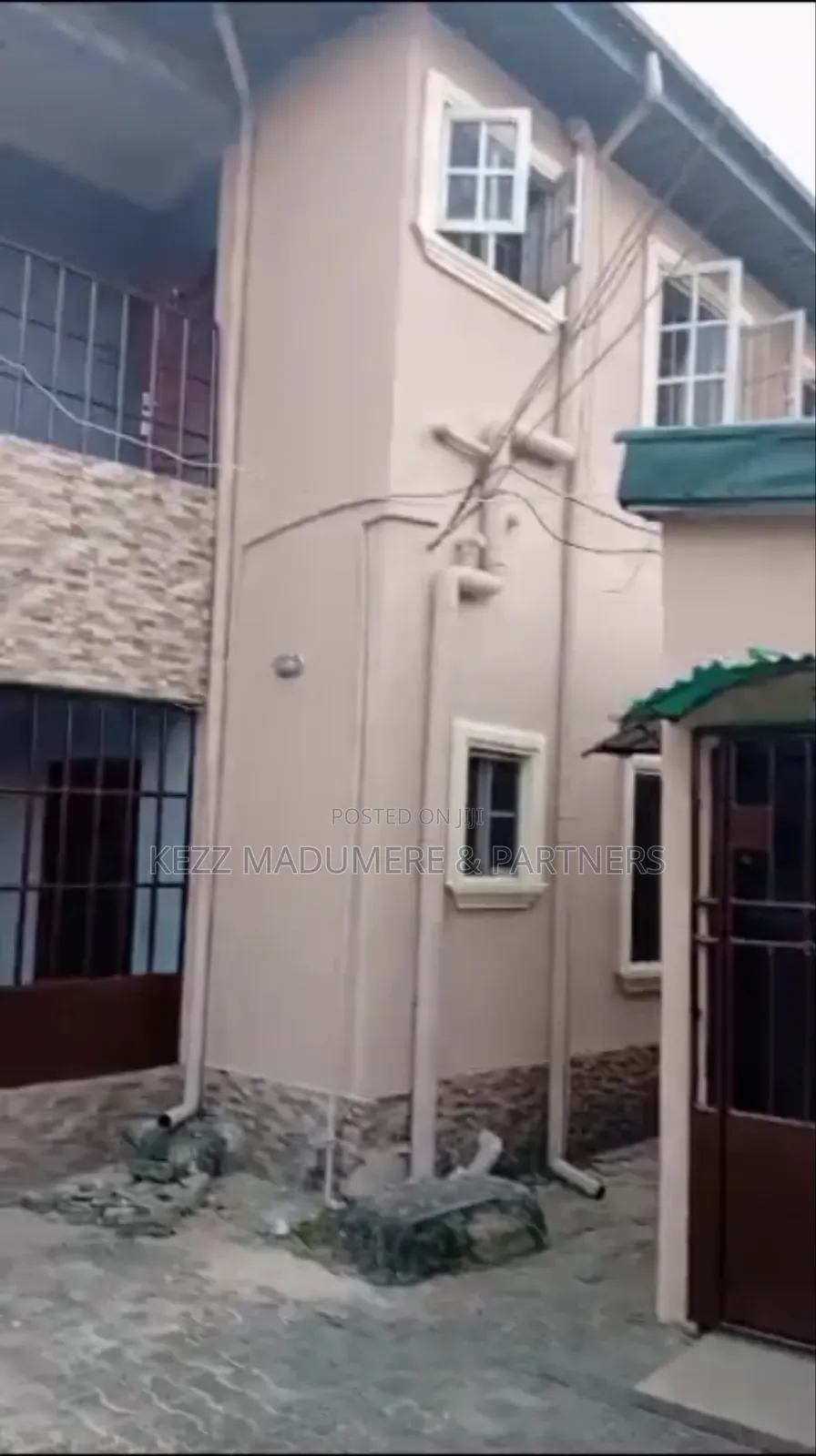8bdrm Block of Flats in Farm Road , Eliozu , for sale in Port-Harcourt