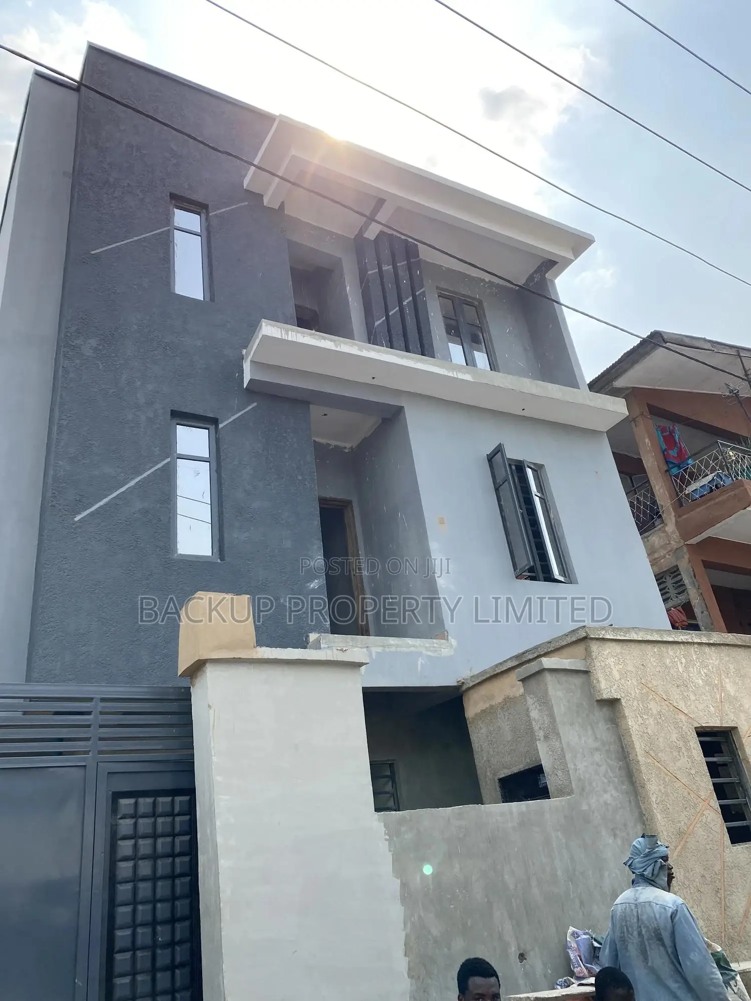 Mini Flat In Off Randle Avenue For Sale in Randle Avenue