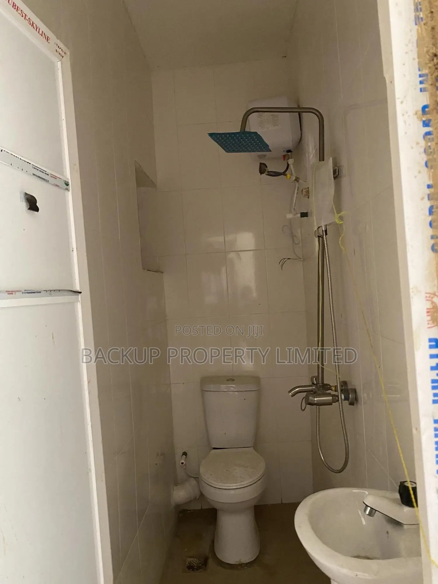 Mini Flat In Off Randle Avenue For Sale in Randle Avenue