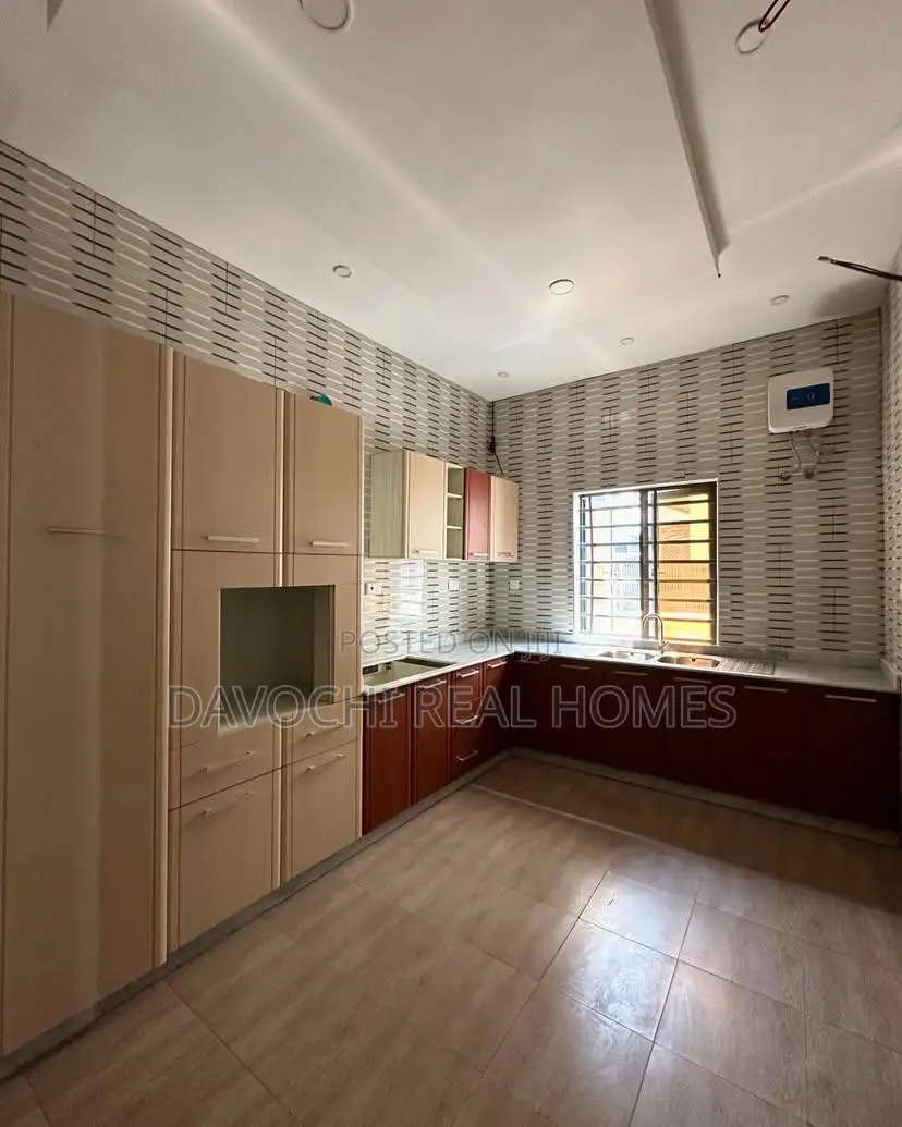 5bdrm Duplex in Ikate for rent in Ikate