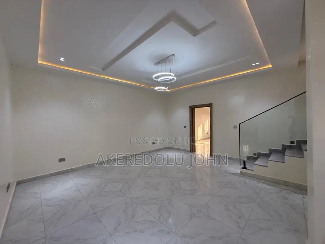 4bdrm Townhouse/Terrace in Zone 4 / Wuse for Sale in Zone 4 / Wuse