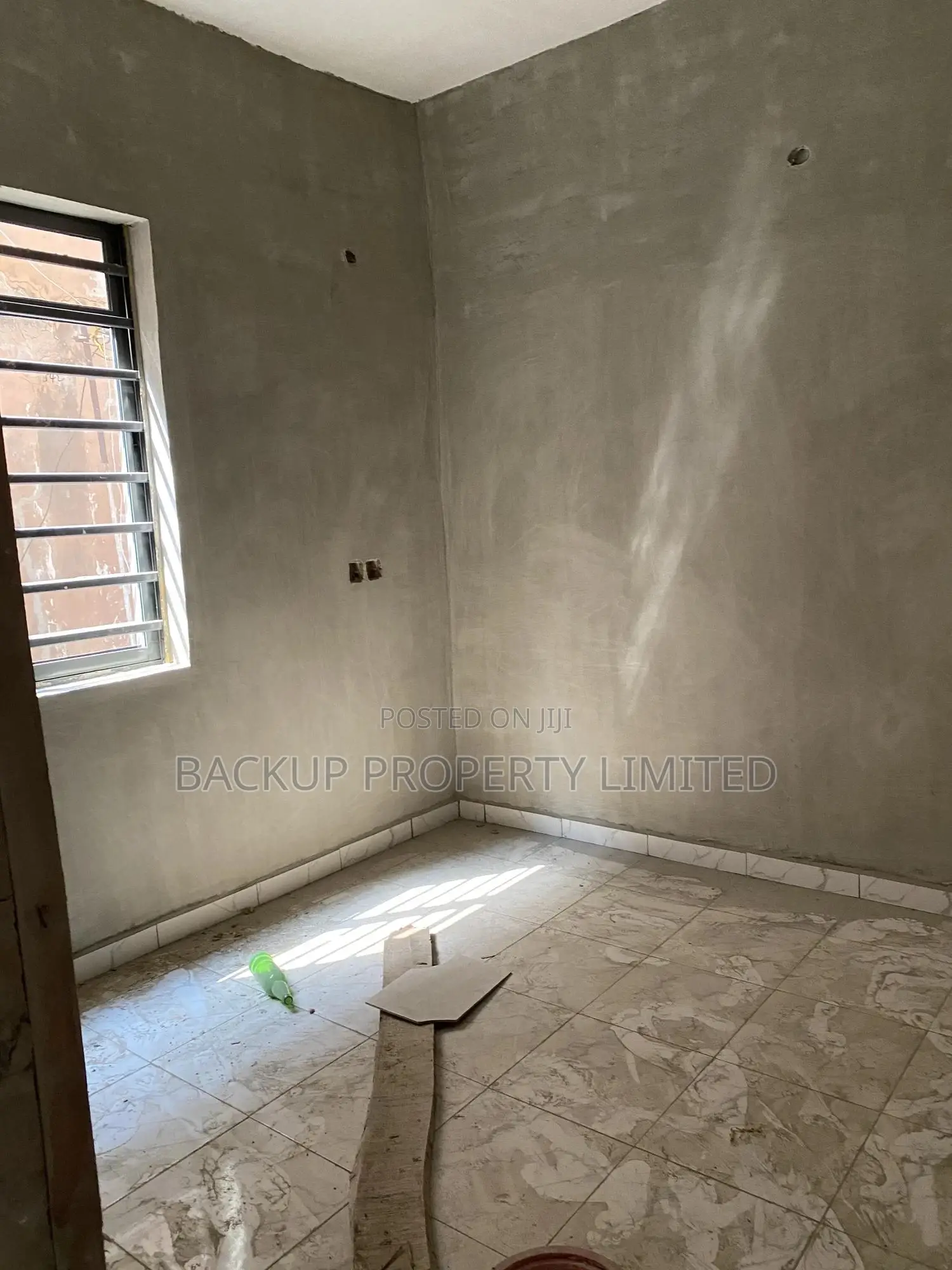 Mini Flat In Off Randle Avenue For Sale in Randle Avenue