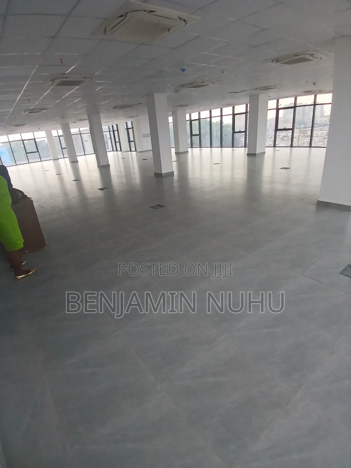 Over 100sqm Available for Office Space for Rent in Lekki 1 in Lekki Phase 1