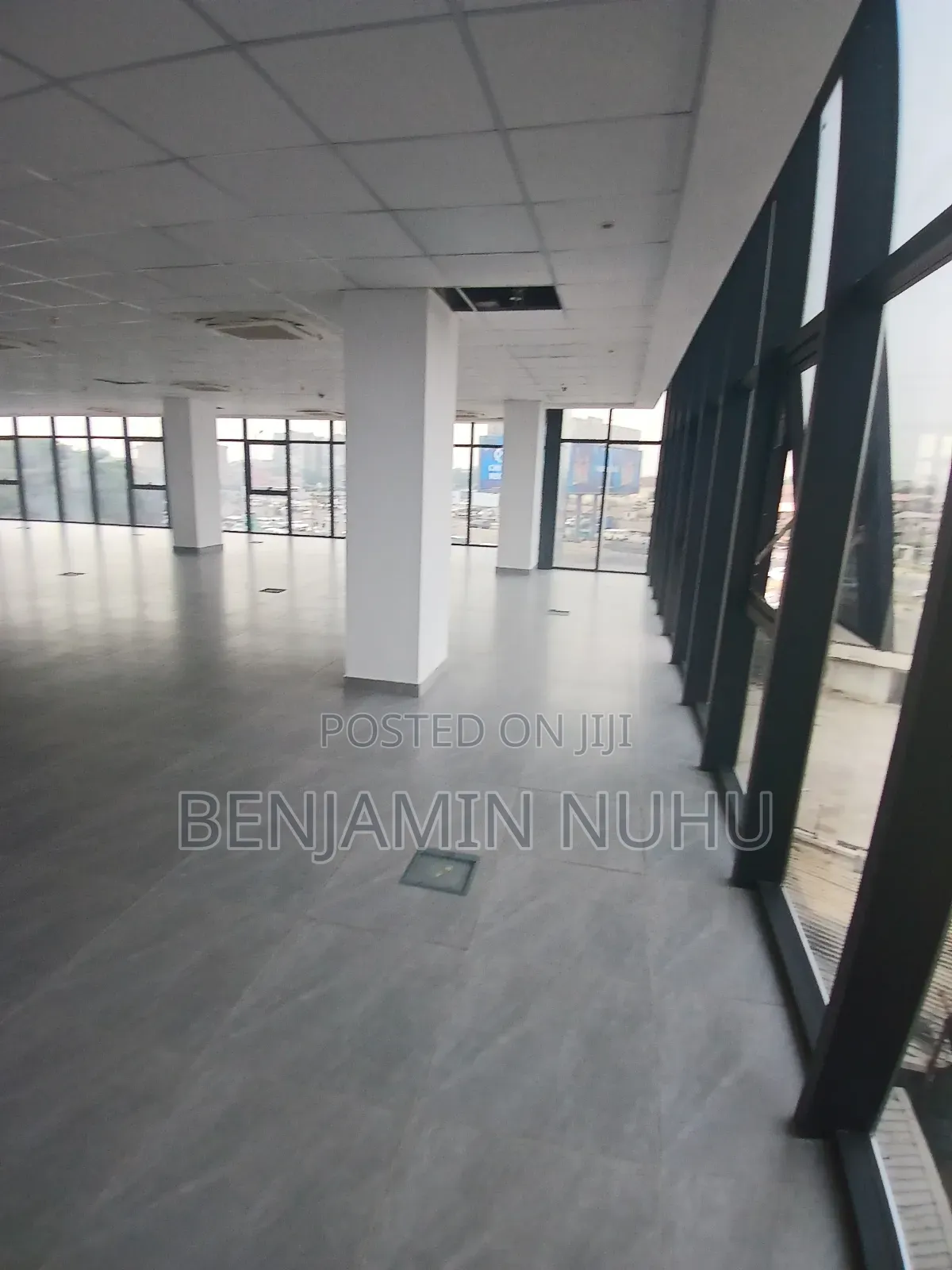 Over 100sqm Available for Office Space for Rent in Lekki 1 in Lekki Phase 1