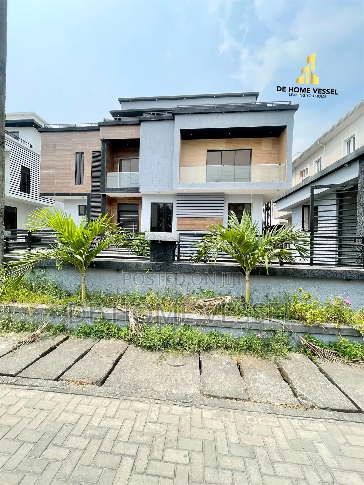 5bdrm Duplex in Osapa london for sale in Osapa london
