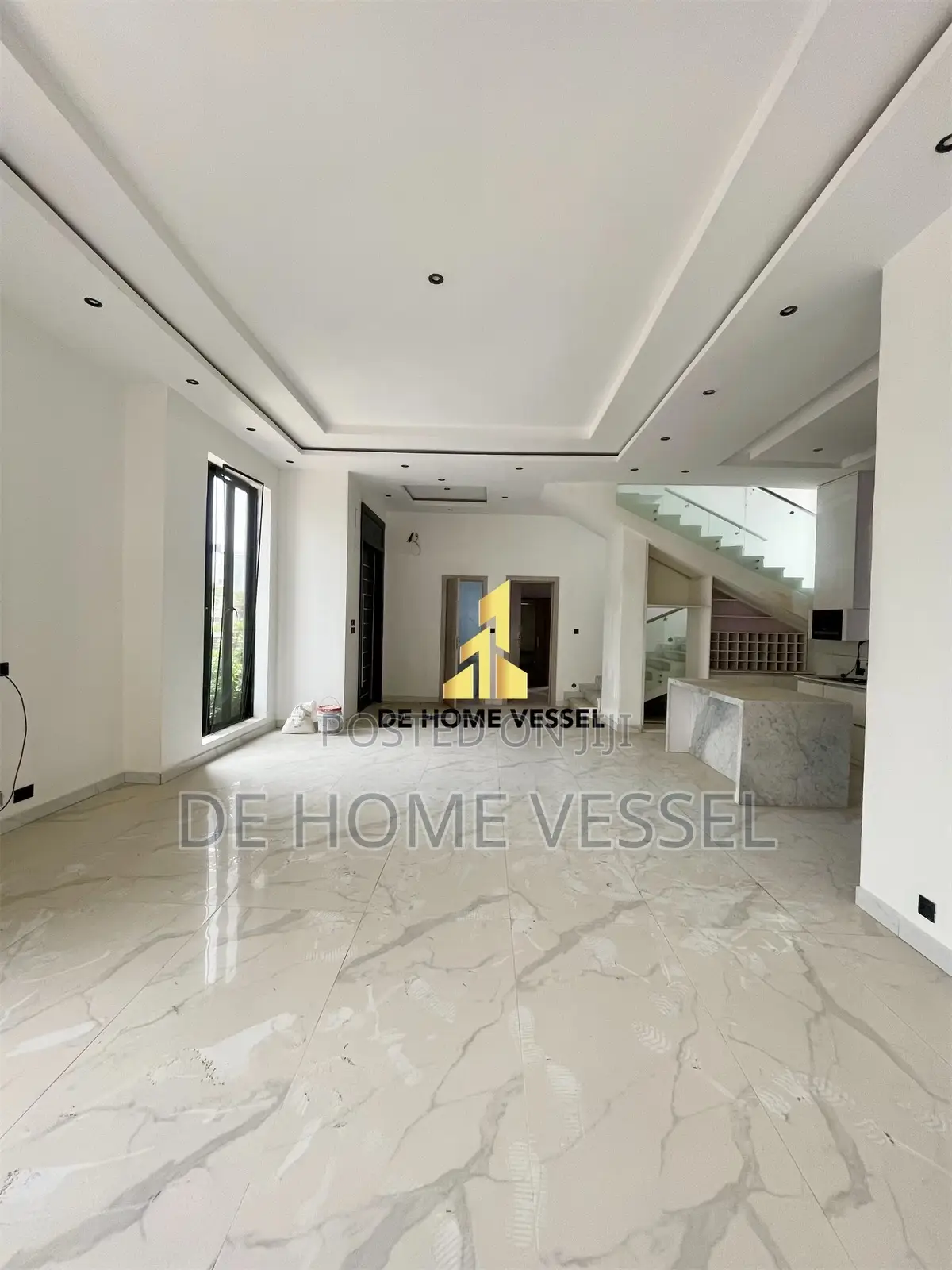 5bdrm Duplex in Osapa london for sale in Osapa london
