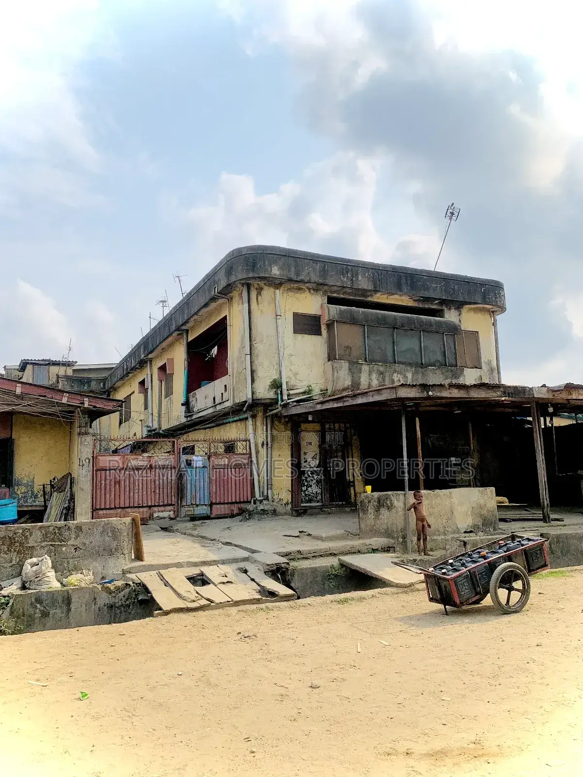 2bdrm Block of Flats in Ijesha for sale in Ijesha