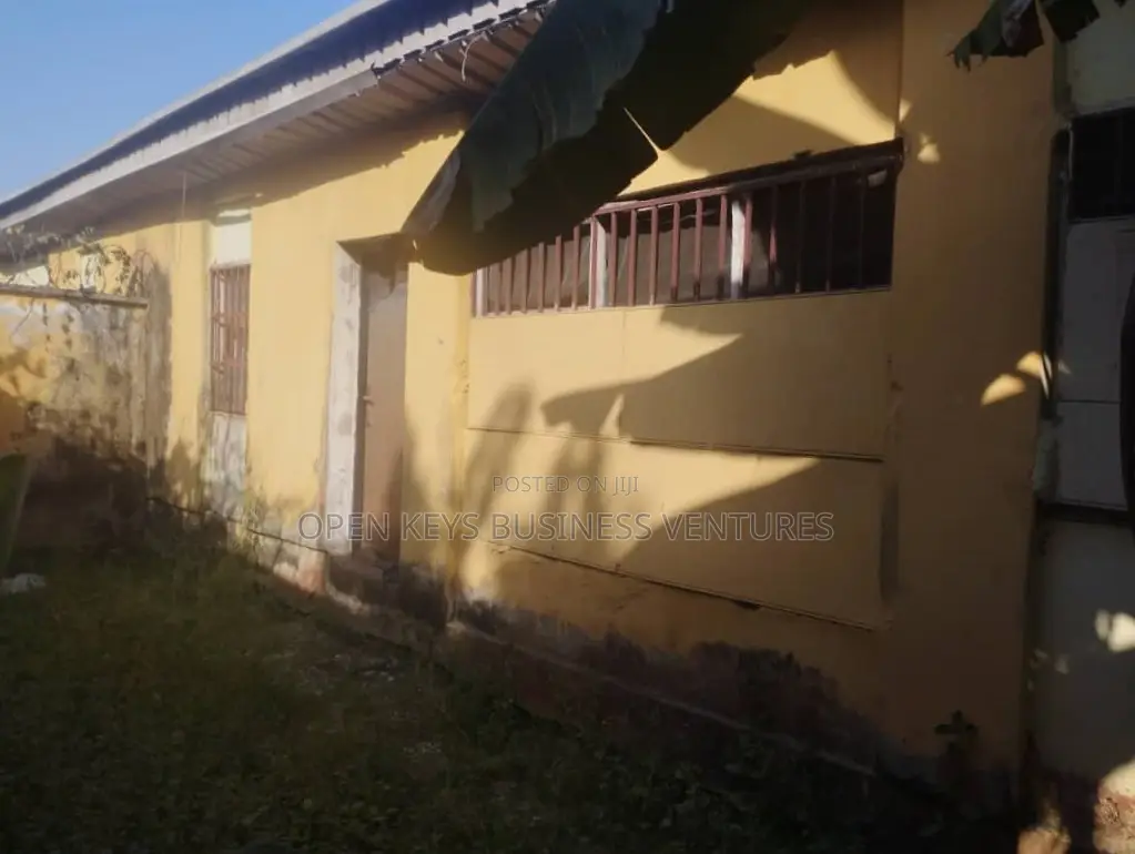 2bdrm Bungalow in Adenihun, Agodi for sale in Agodi