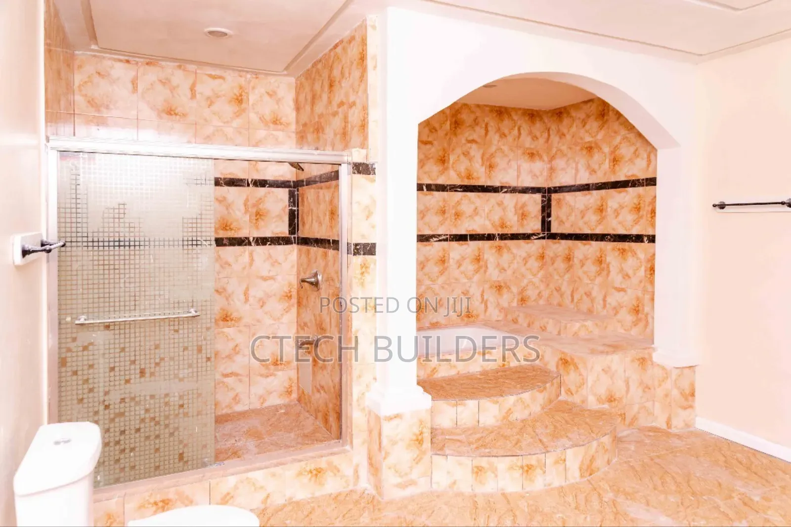 3bdrm Block of Flats in Benin City for sale in Benin City