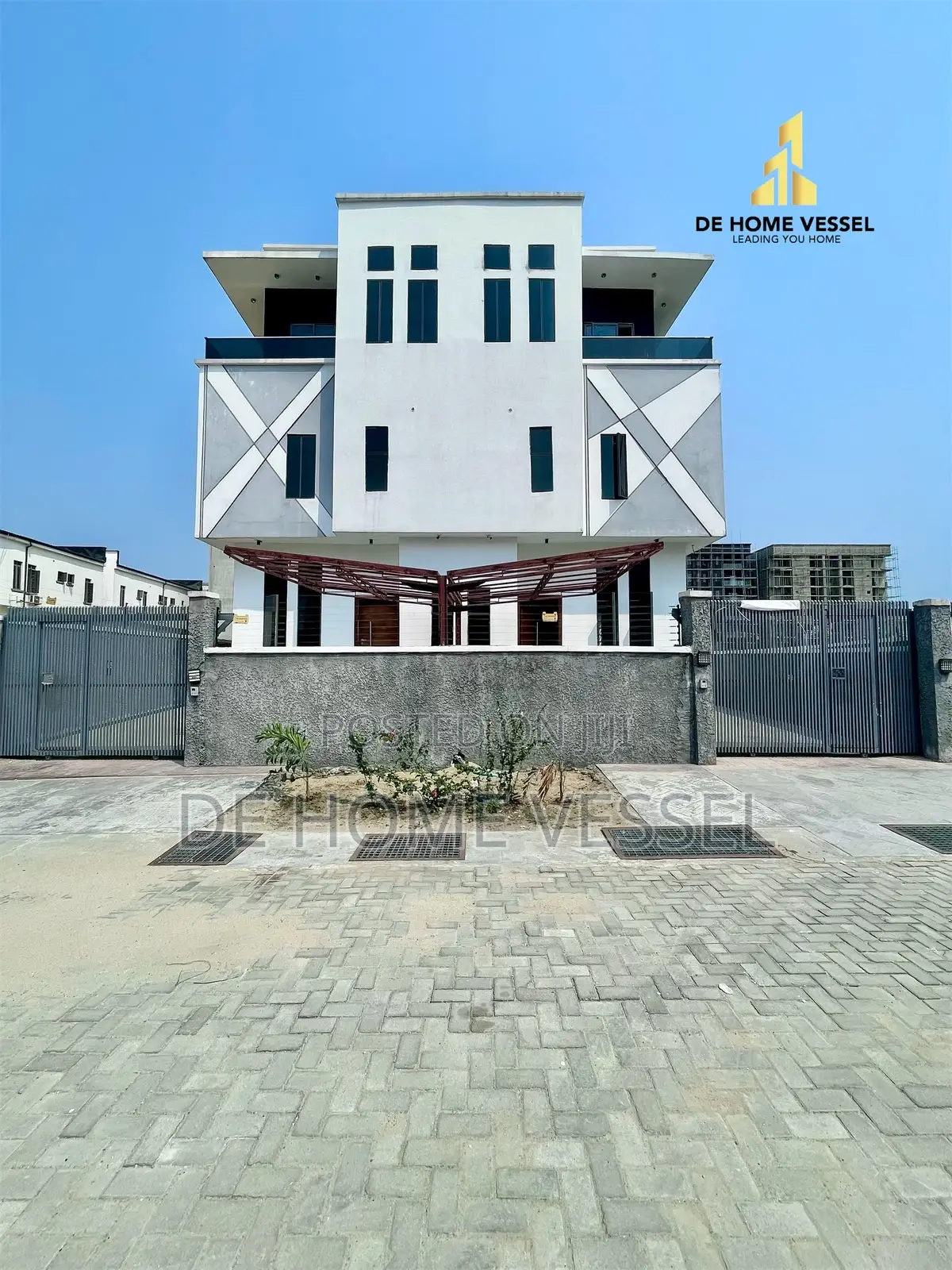5bdrm Duplex in Ikate for sale in Ikate