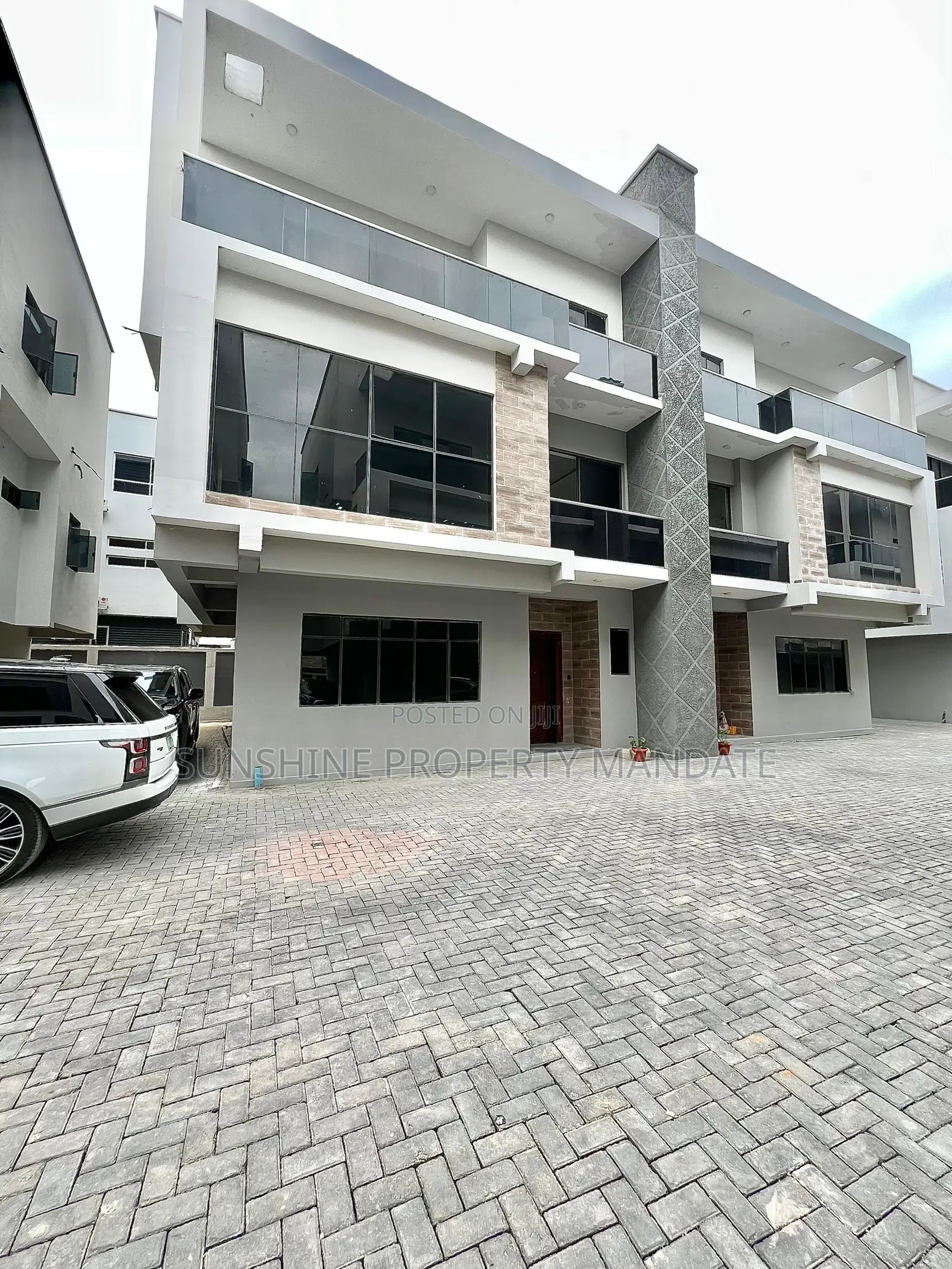 5bdrm Duplex in Ikate Elegunshi for sale in Ikate-Elegushi