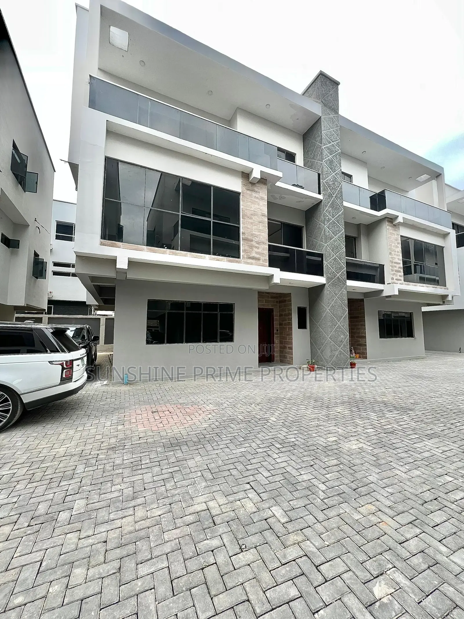 5bdrm Duplex in Ikate Elegunshi for sale in Ikate-Elegushi