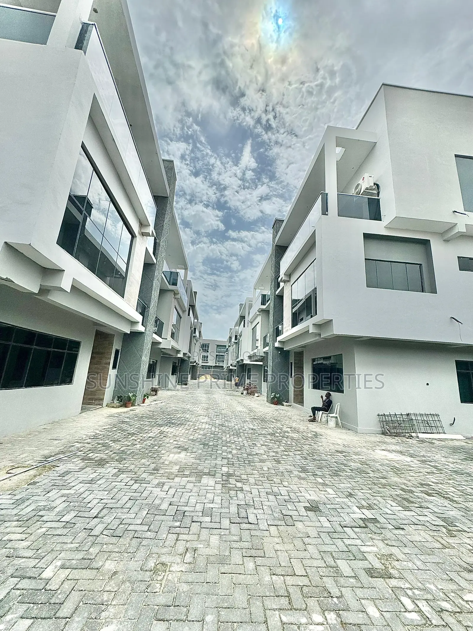 5bdrm Duplex in Ikate Elegunshi for sale in Ikate-Elegushi