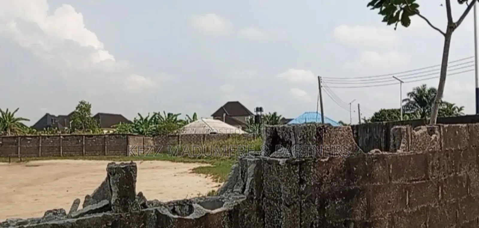 For Sale : 3 Plots on G.U.Aker Major Road,Eliozu in Port-Harcourt