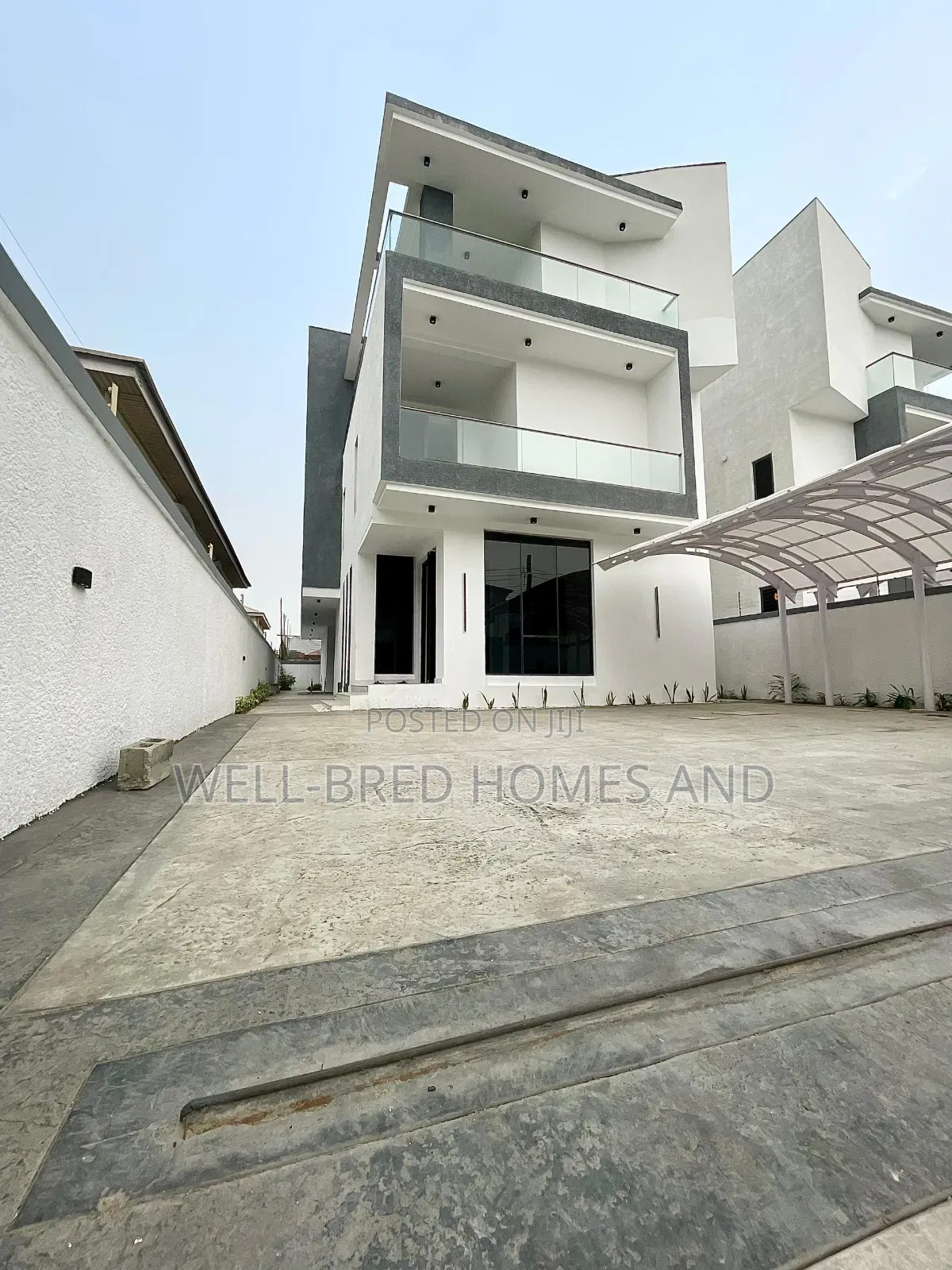 5bdrm Duplex in Lekki Phase 1 for sale in Lekki Phase 1