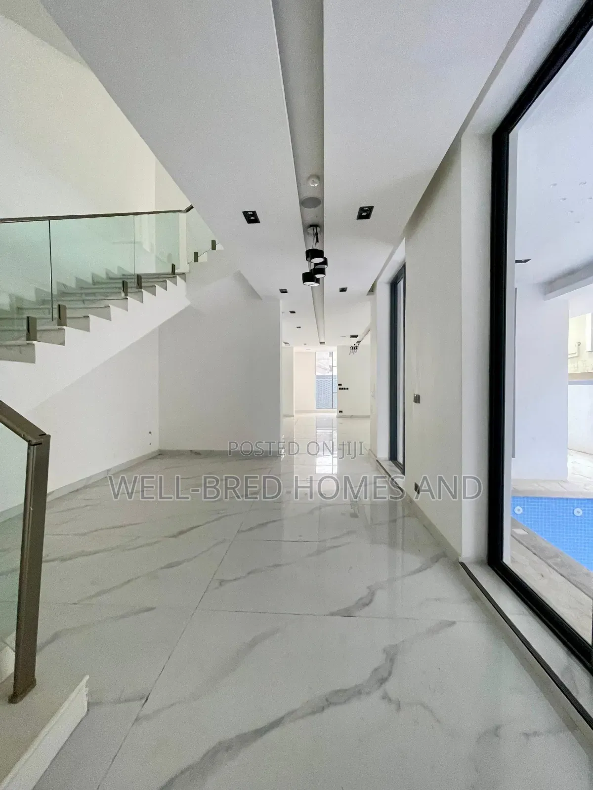 5bdrm Duplex in Lekki Phase 1 for sale in Lekki Phase 1