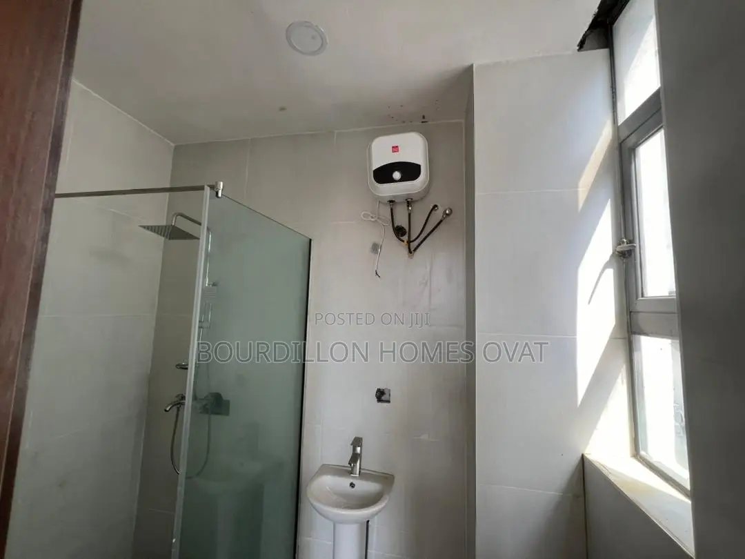 2bdrm Apartment in Chevron for sale in Chevron