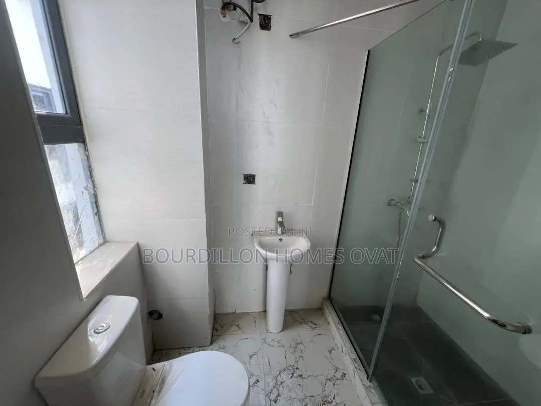 2bdrm Apartment in Chevron for sale in Chevron