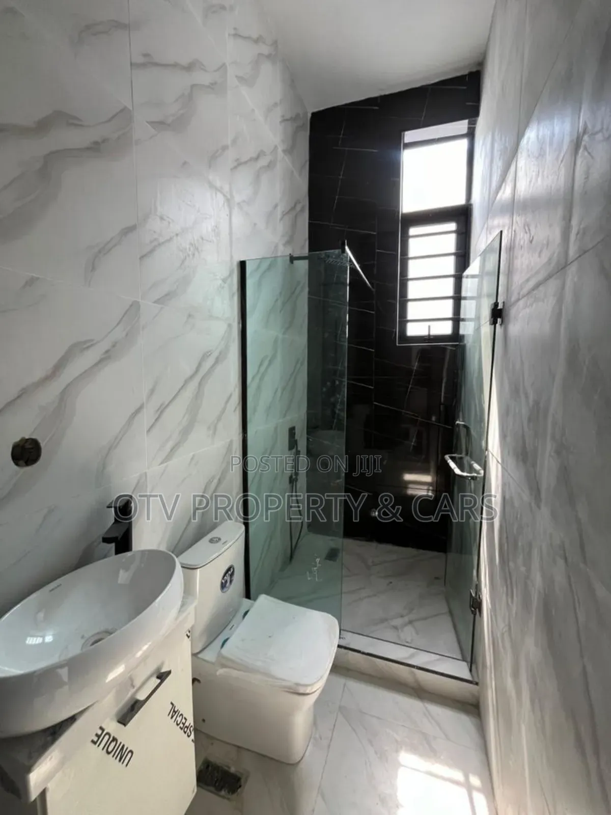 Furnished 4bdrm Maisonette in Lekki Phase 1 for sale in Lekki Phase 1