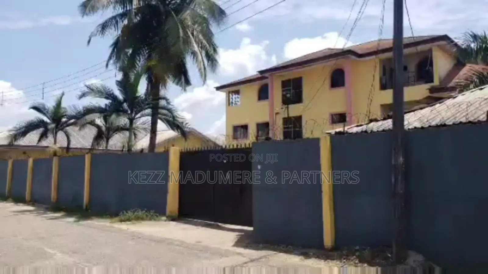 7bdrm Block of Flats in Rumuduru, Port for sale in Port-Harcourt