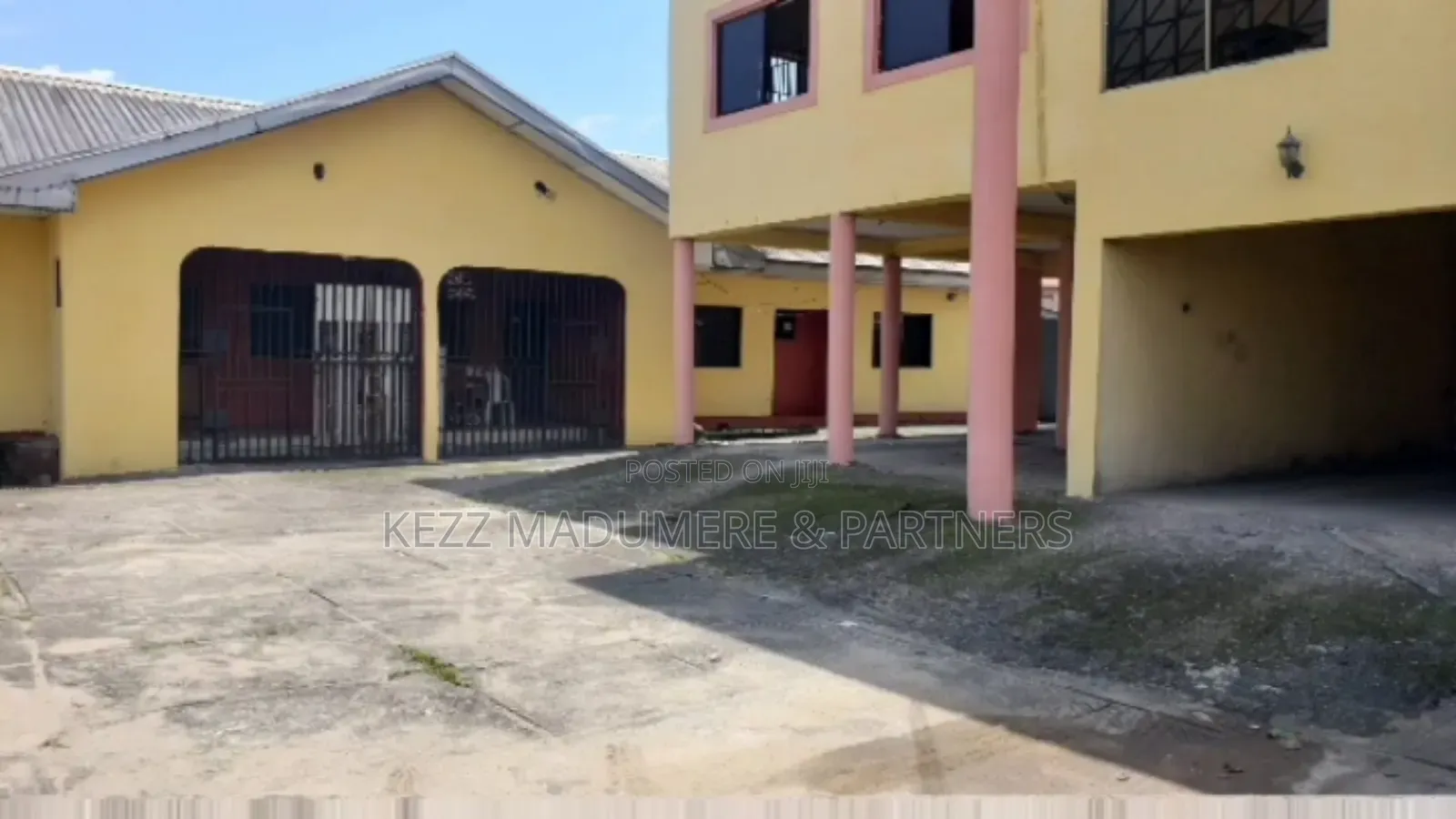 7bdrm Block of Flats in Rumuduru, Port for sale in Port-Harcourt