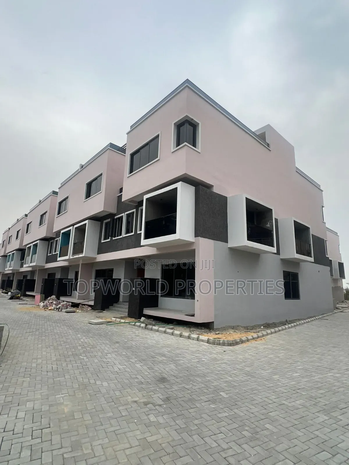 Furnished 4bdrm Duplex in Lekki Phase 1 for sale in Lekki