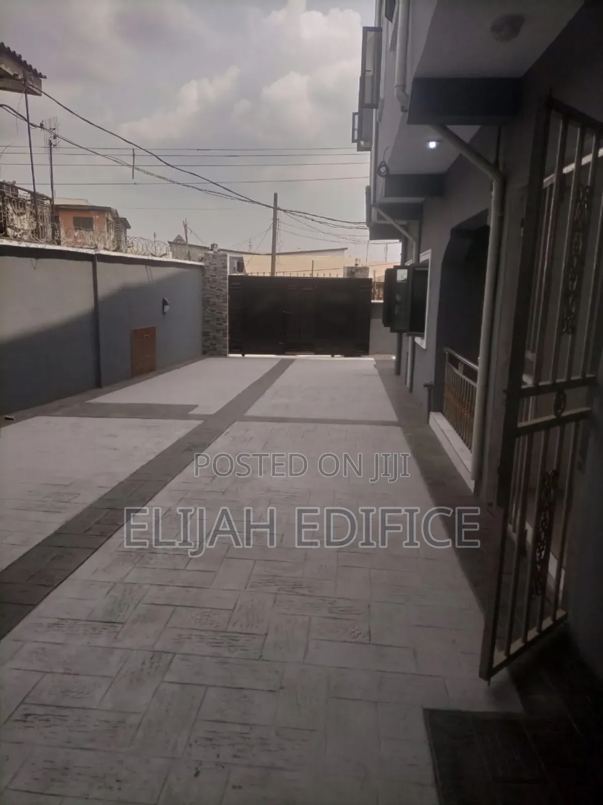 Furnished 11bdrm Block of Flats in Ilupeju, Oshodi for rent in Oshodi