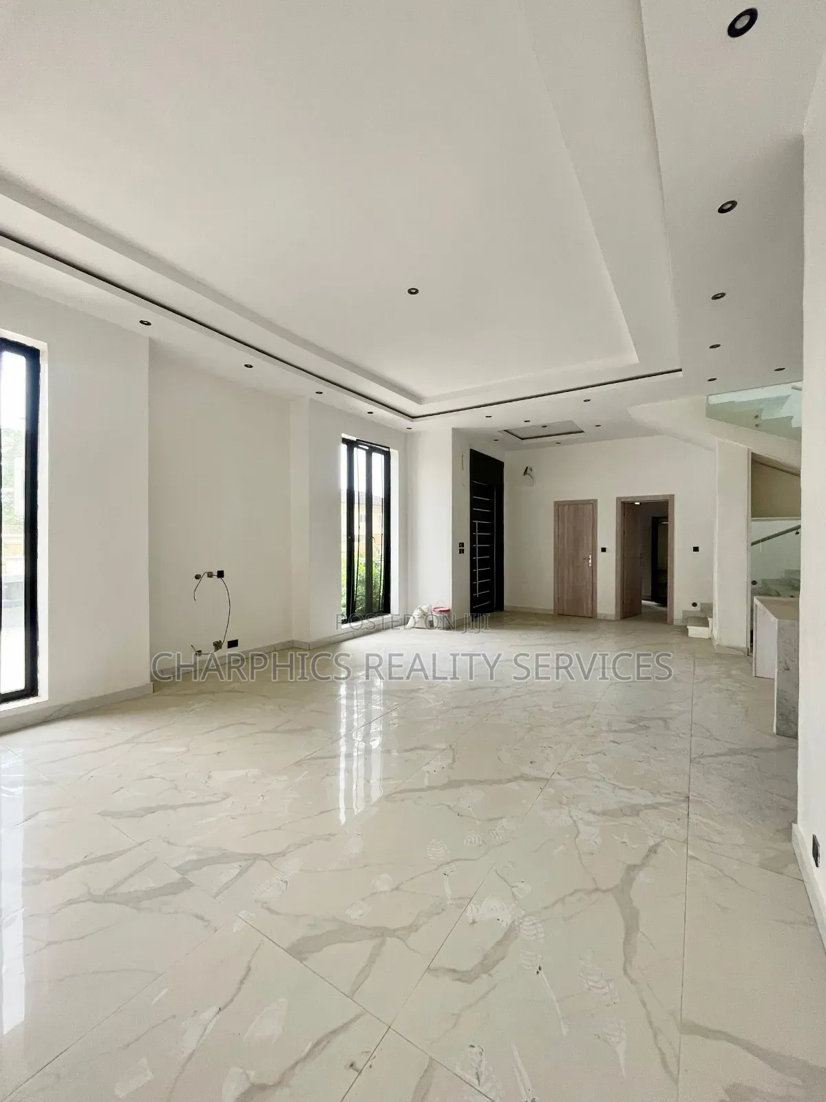 5bdrm Duplex in Ikate for sale in Ikate