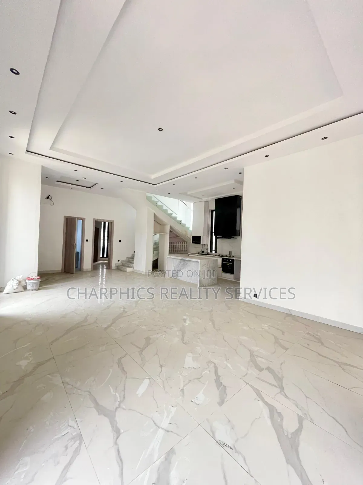 5bdrm Duplex in Ikate for sale in Ikate