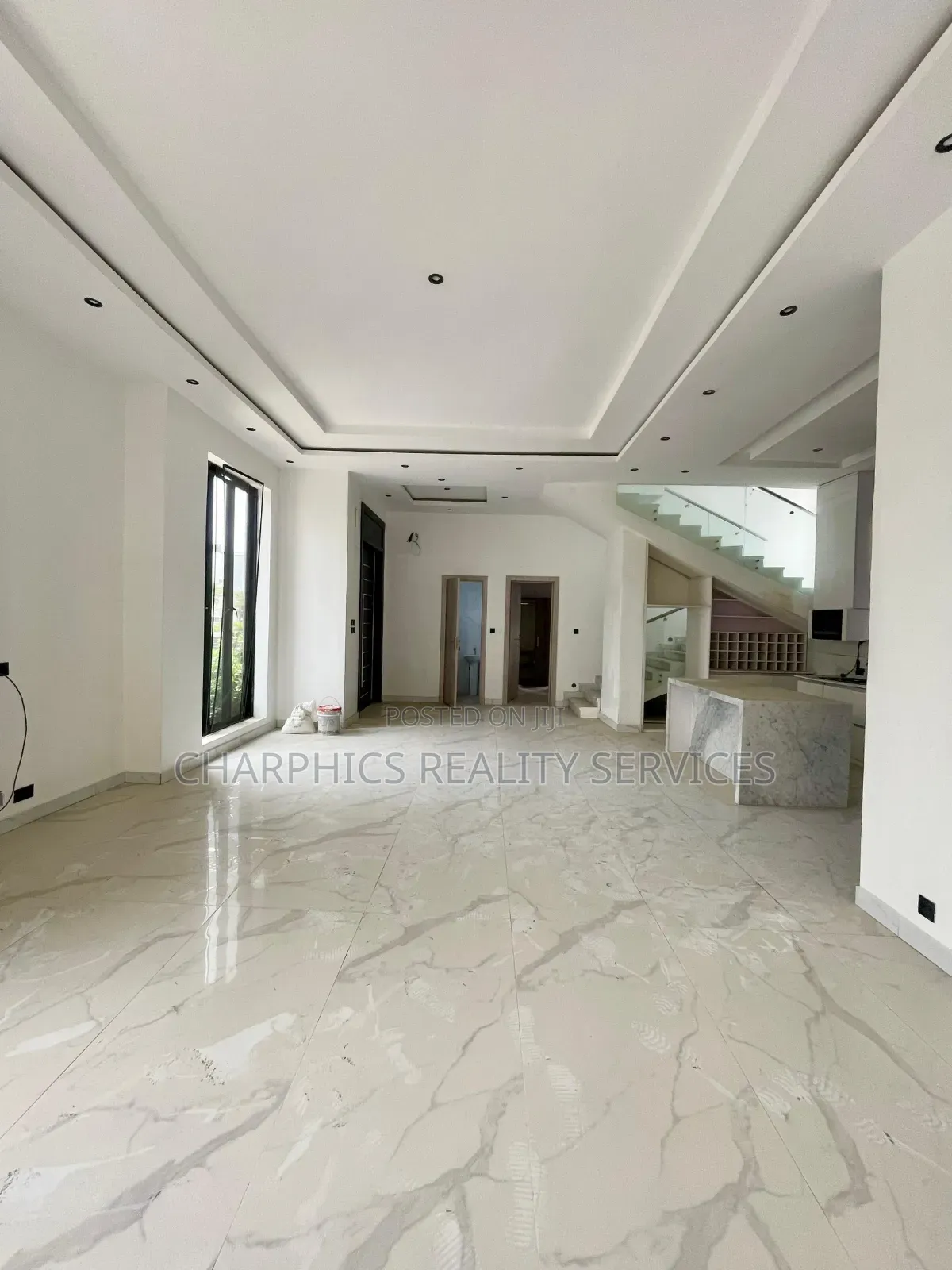 5bdrm Duplex in Ikate for sale in Ikate
