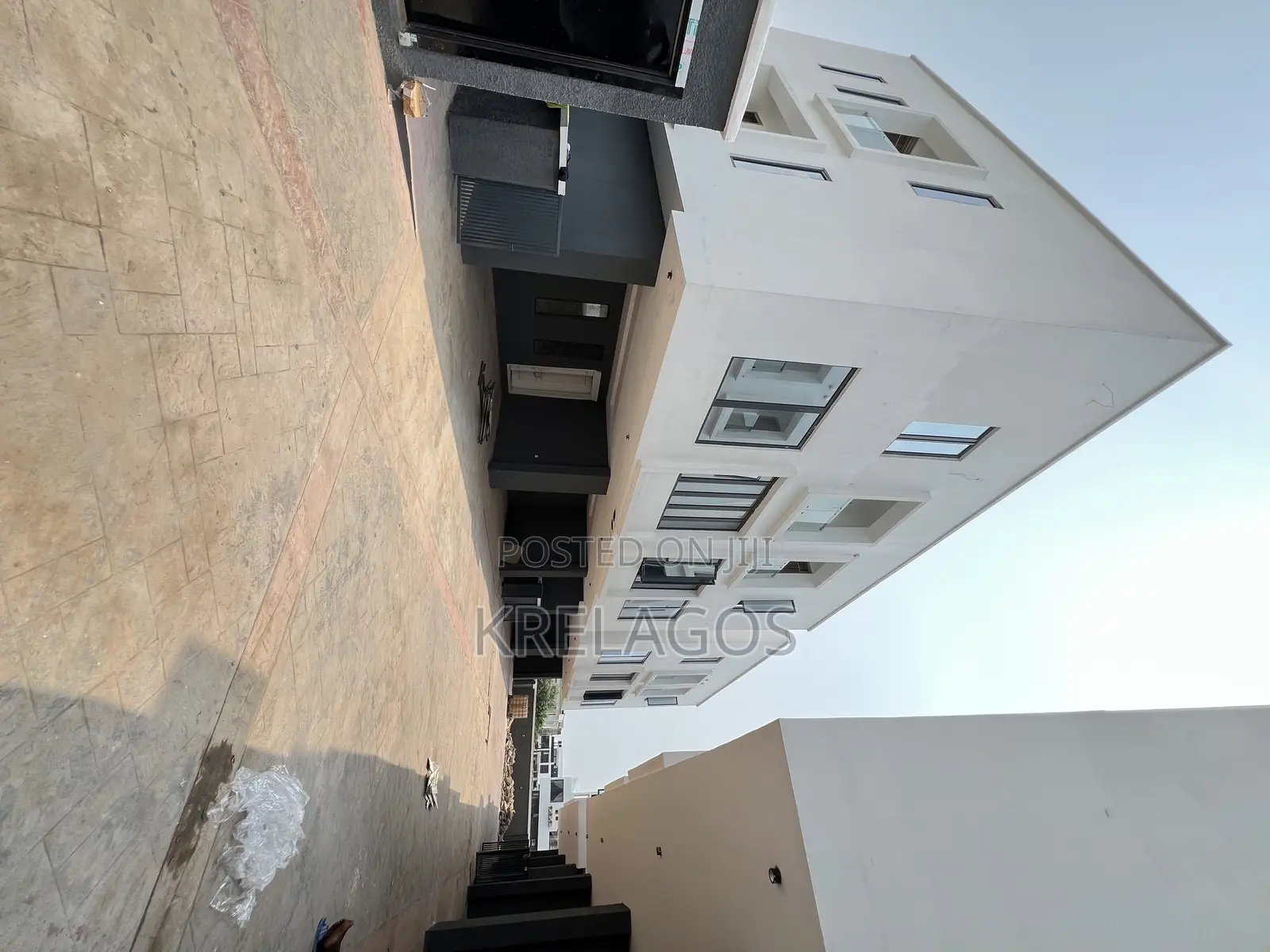 5bdrm Duplex in Orchid, Chevron for sale in Chevron
