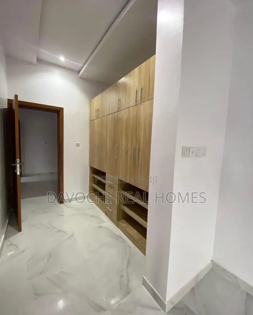 2bdrm Apartment in Lekki Phase1 for rent in Lekki Phase 1