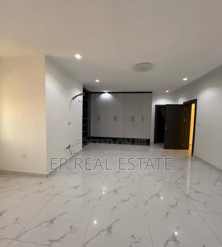 6bdrm Duplex in Karsana for sale in Karsana