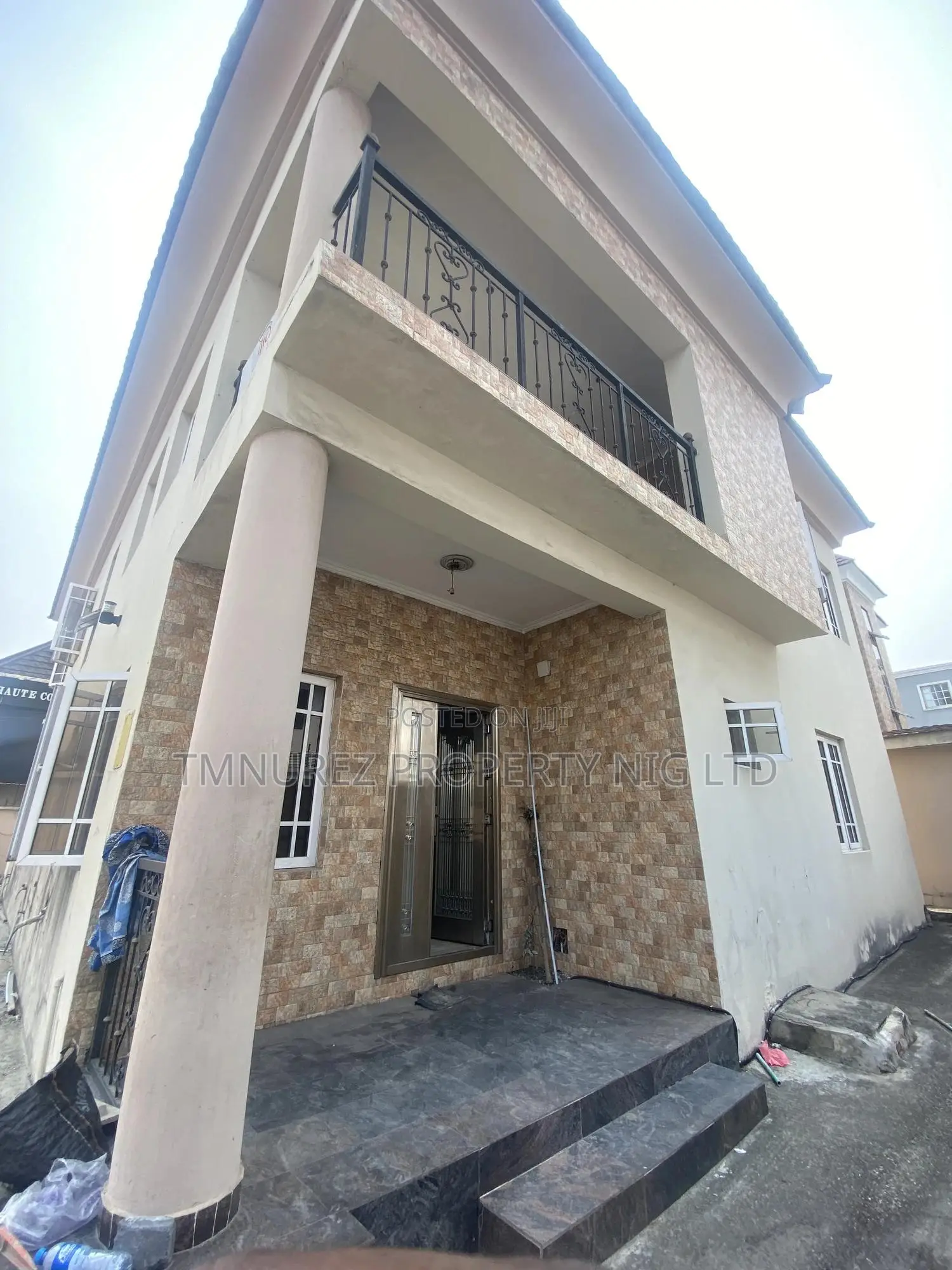 5bdrm Duplex in Lekki Phase 1 for rent in Lekki