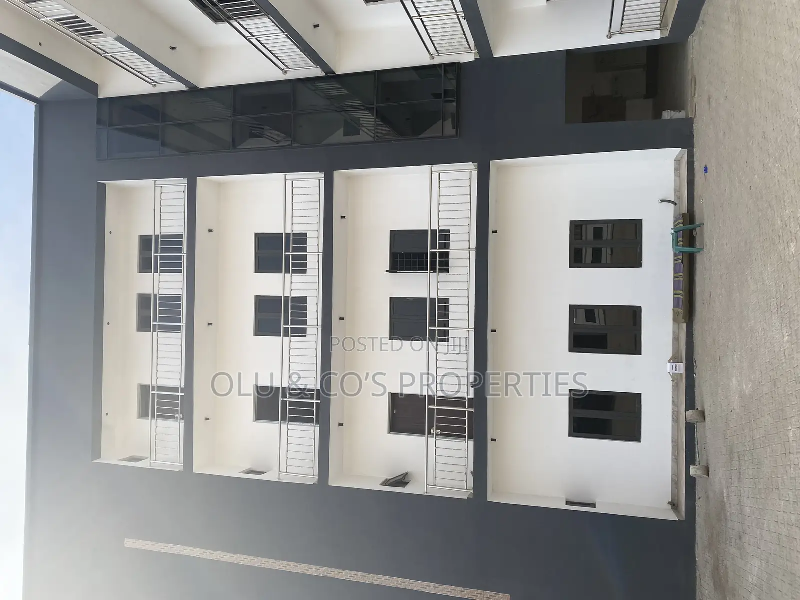 2bdrm Block of Flats in Durumi By Urban for rent in Durumi